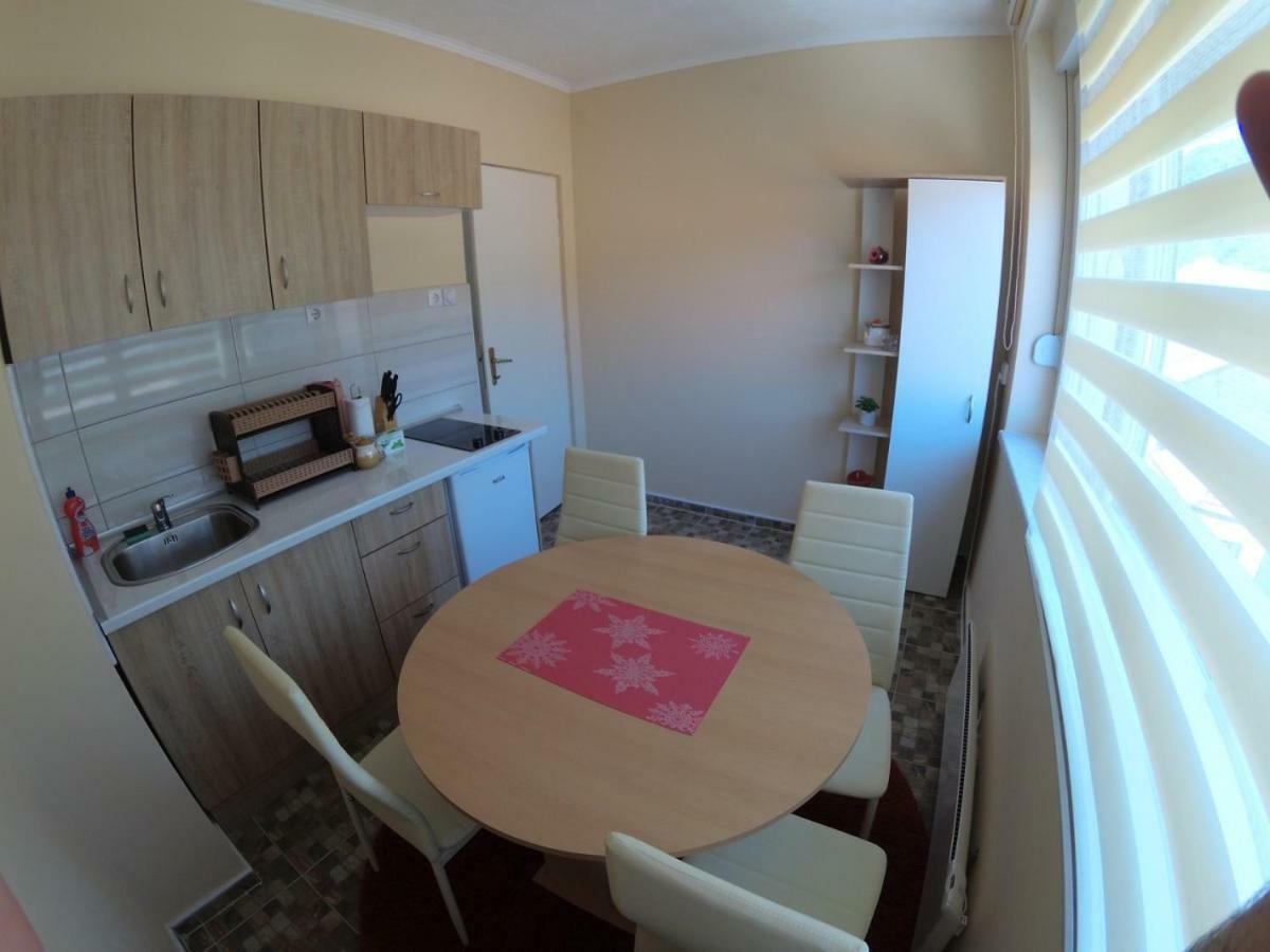 Apartman Trg Βίσεγκραντ Εξωτερικό φωτογραφία